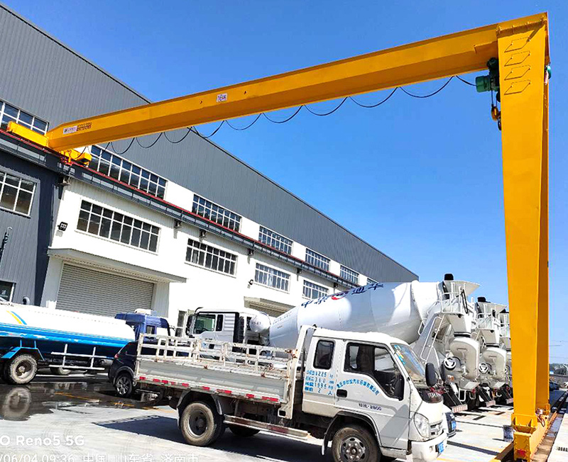 半龍門吊起重機